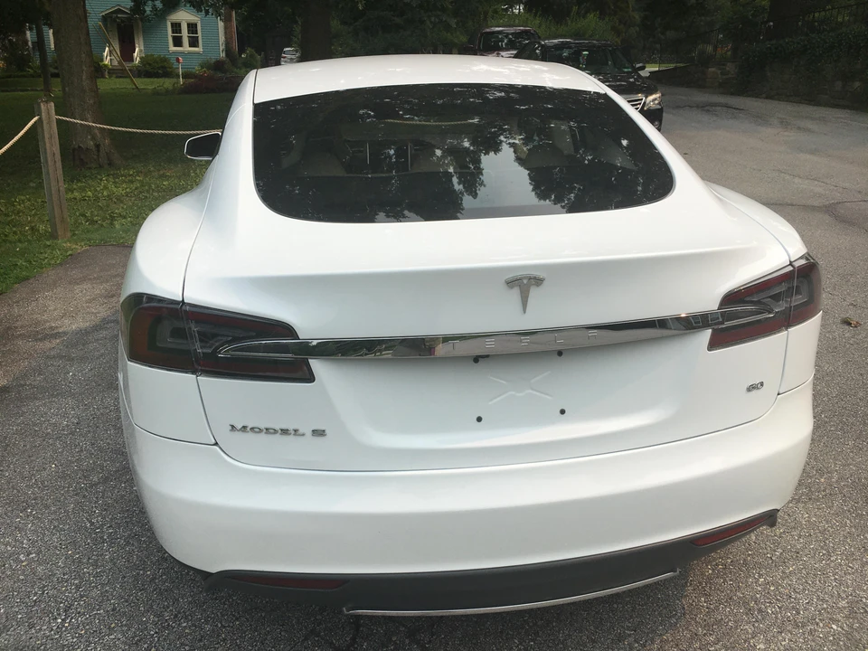2013 Tesla Model S - Image 8 of 22
