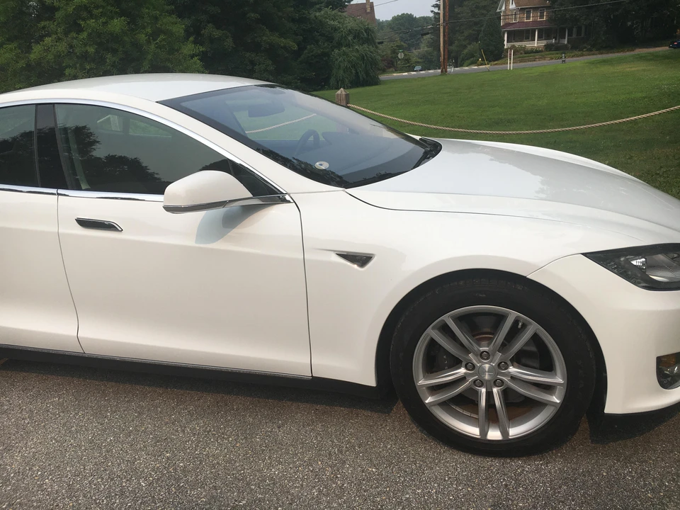 2013 Tesla Model S - Image 17 of 22