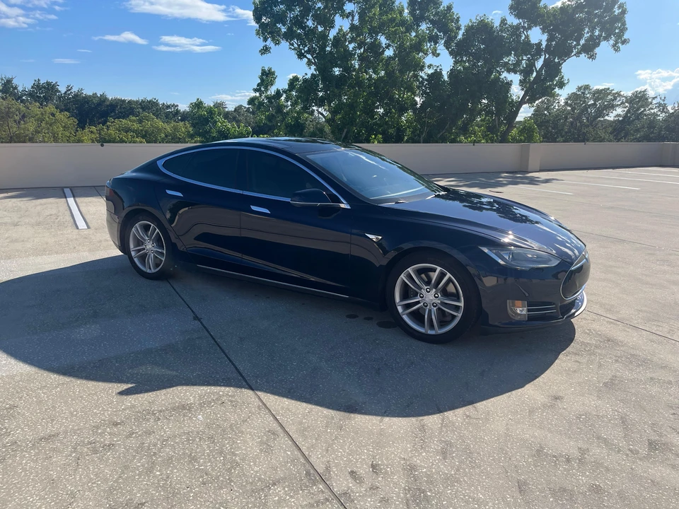 2013 Tesla Model S - Image 23 of 31
