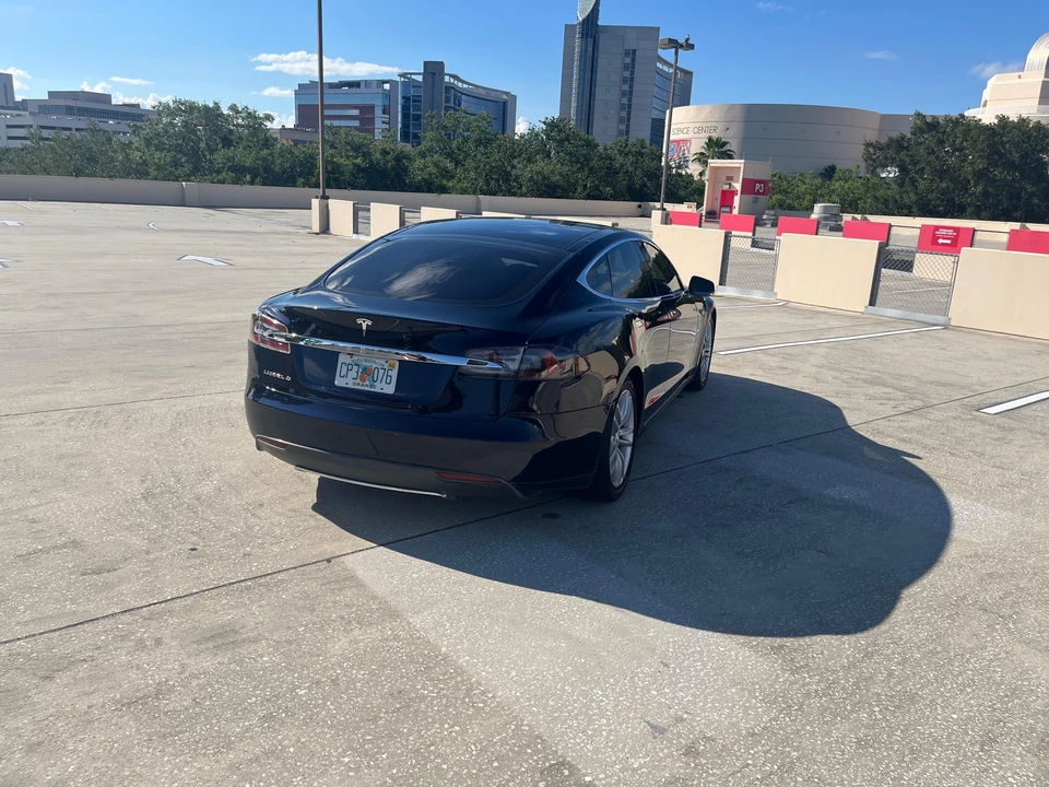 2013 Tesla Model S - Image 18 of 31