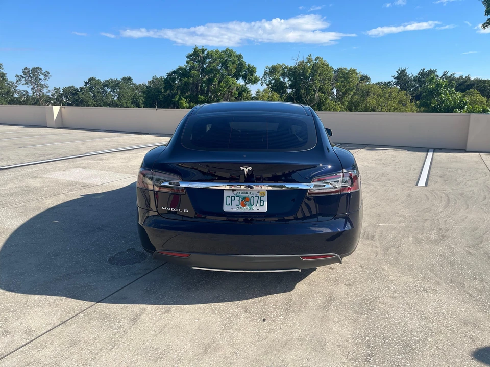 2013 Tesla Model S - Image 17 of 31