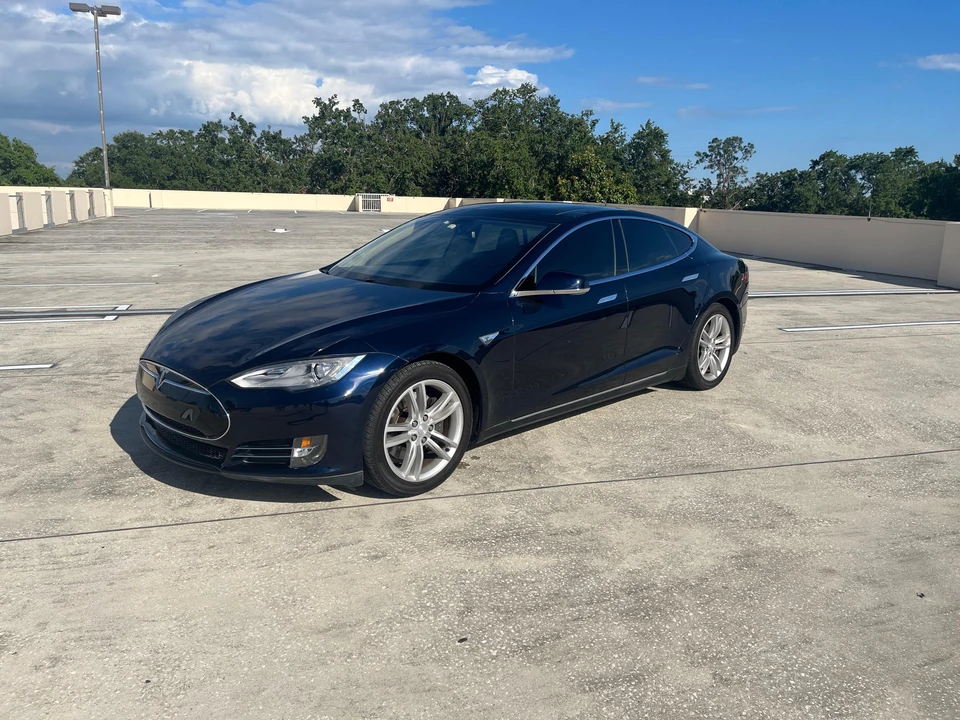 2013 Tesla Model S - Image 8 of 31