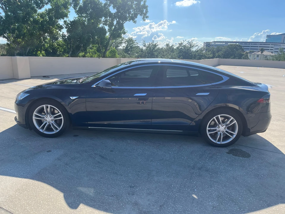 2013 Tesla Model S - Image 10 of 31