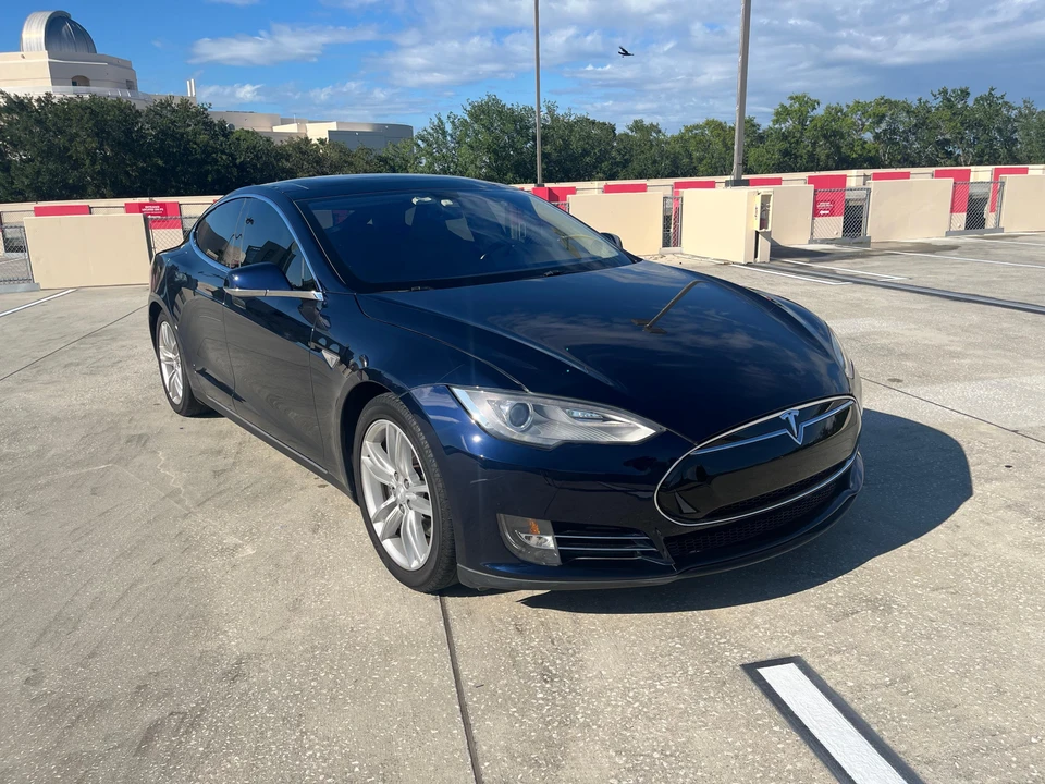 2013 Tesla Model S - Image 24 of 31