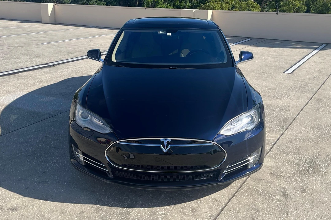 2013 Tesla Model S - Image 2 of 31