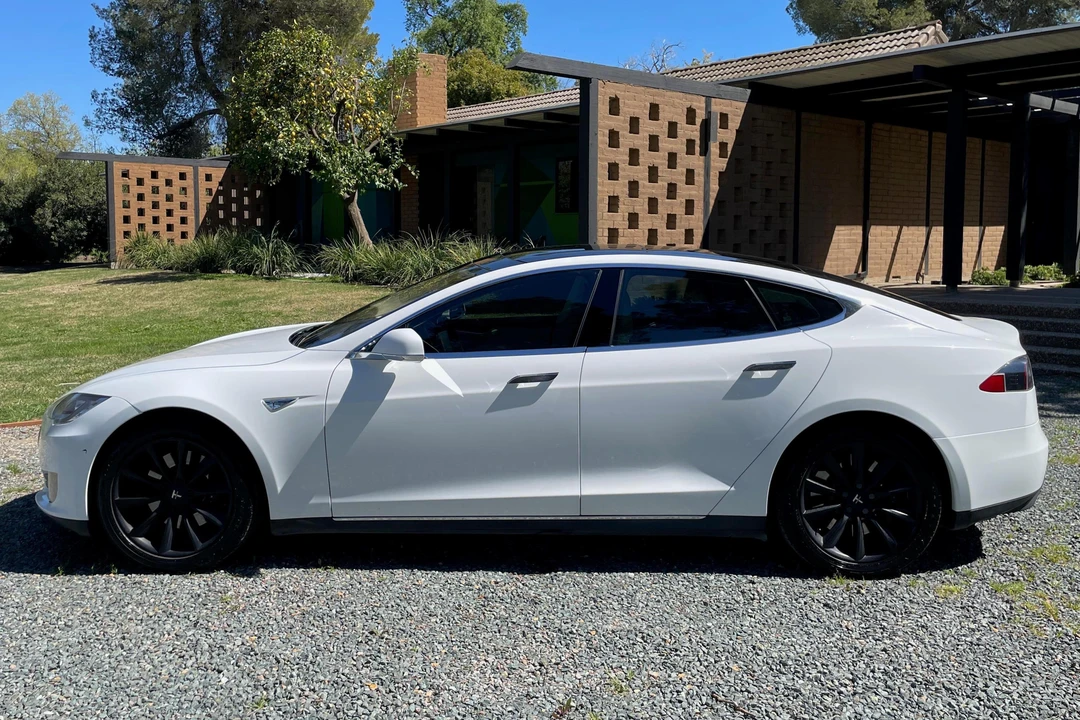 2013 Tesla Model S - Image 3 of 31