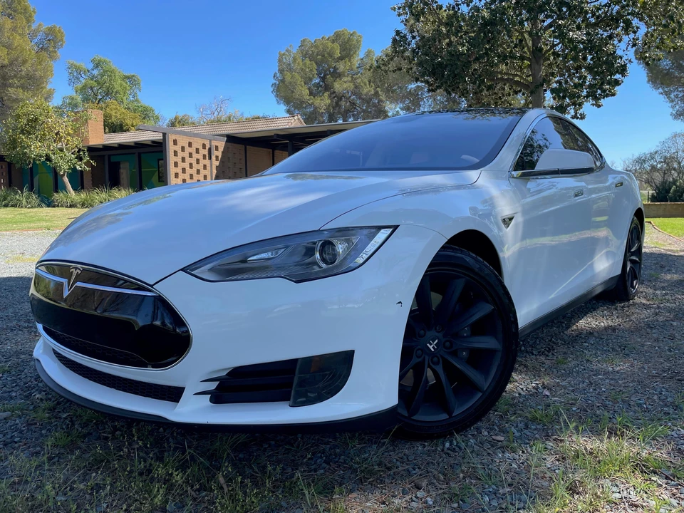 2013 Tesla Model S - Image 7 of 31