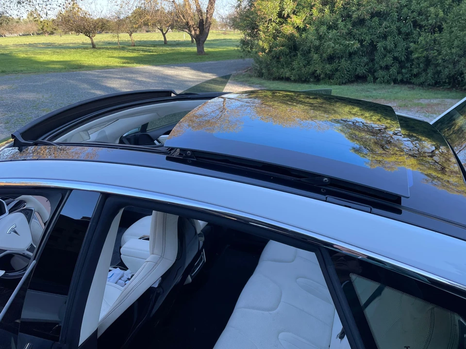 2013 Tesla Model S - Image 30 of 31