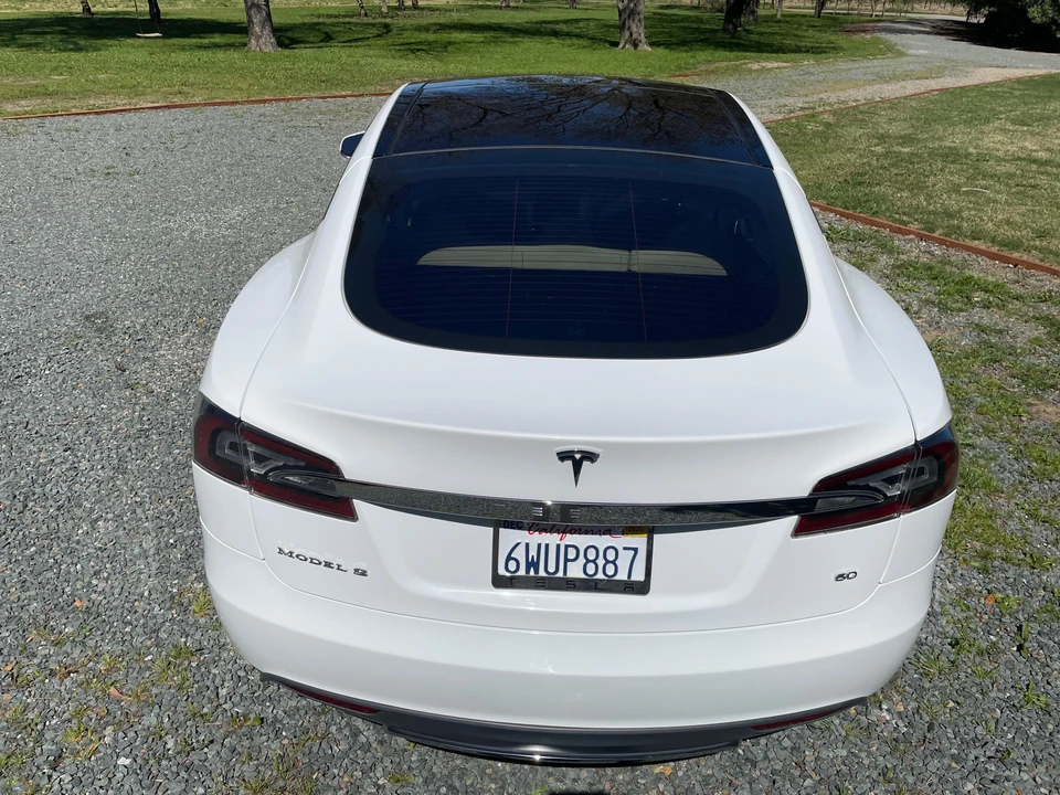 2013 Tesla Model S - Image 12 of 31