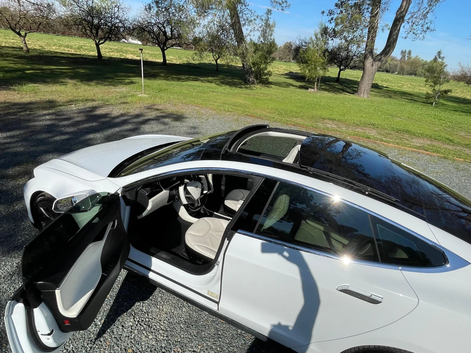 2013 Tesla Model S - Image 28 of 31