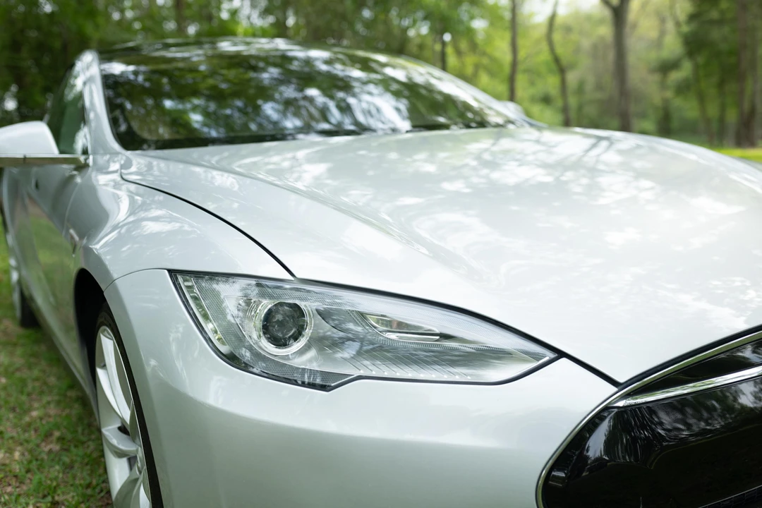 2013 Tesla Model S - Image 19 of 31
