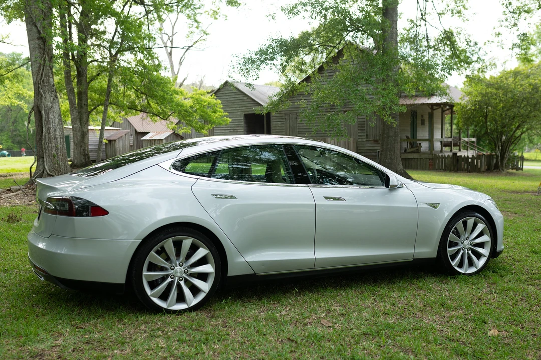 2013 Tesla Model S - Image 14 of 31