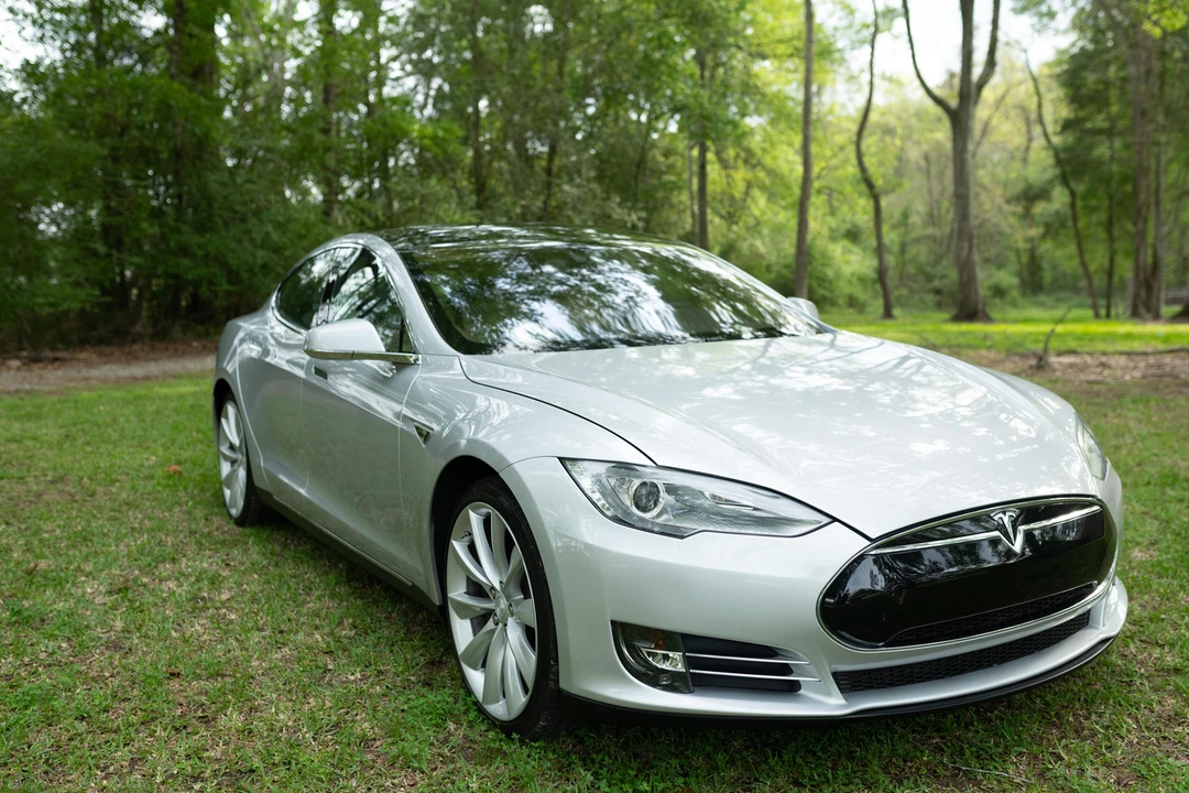 2013 Tesla Model S - Image 17 of 31