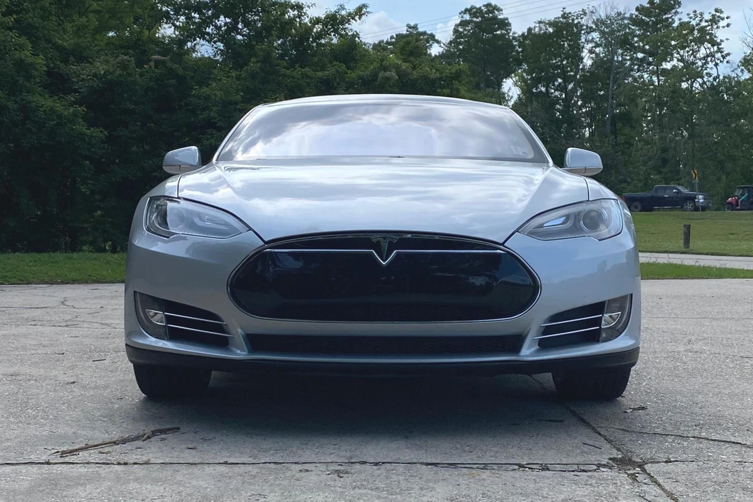 2013 Tesla Model S - Image 2 of 31