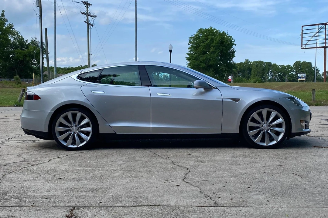 2013 Tesla Model S - Image 15 of 31