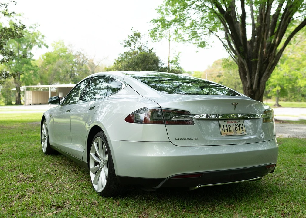 2013 Tesla Model S - Image 12 of 31