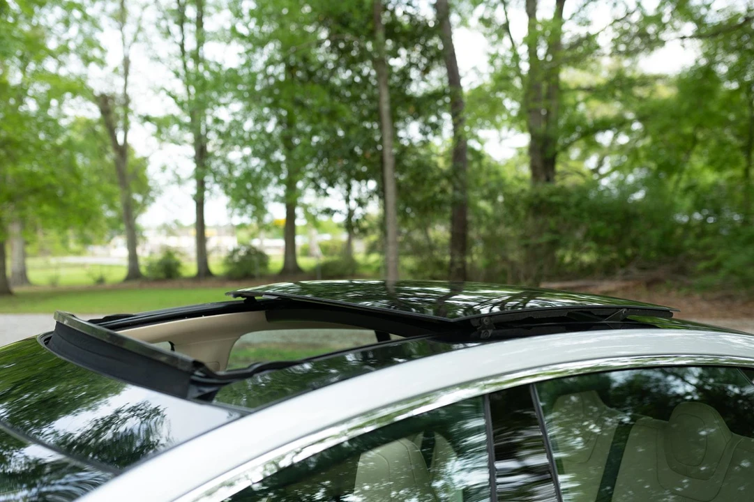2013 Tesla Model S - Image 25 of 31