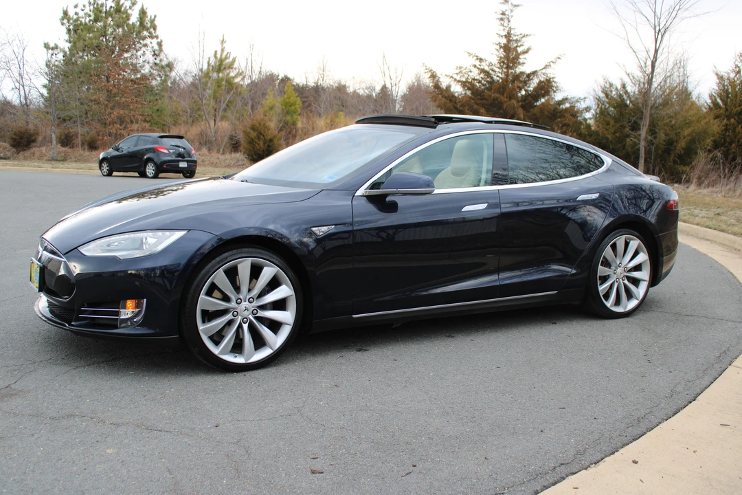 2013 Tesla Model S - Image 11 of 21