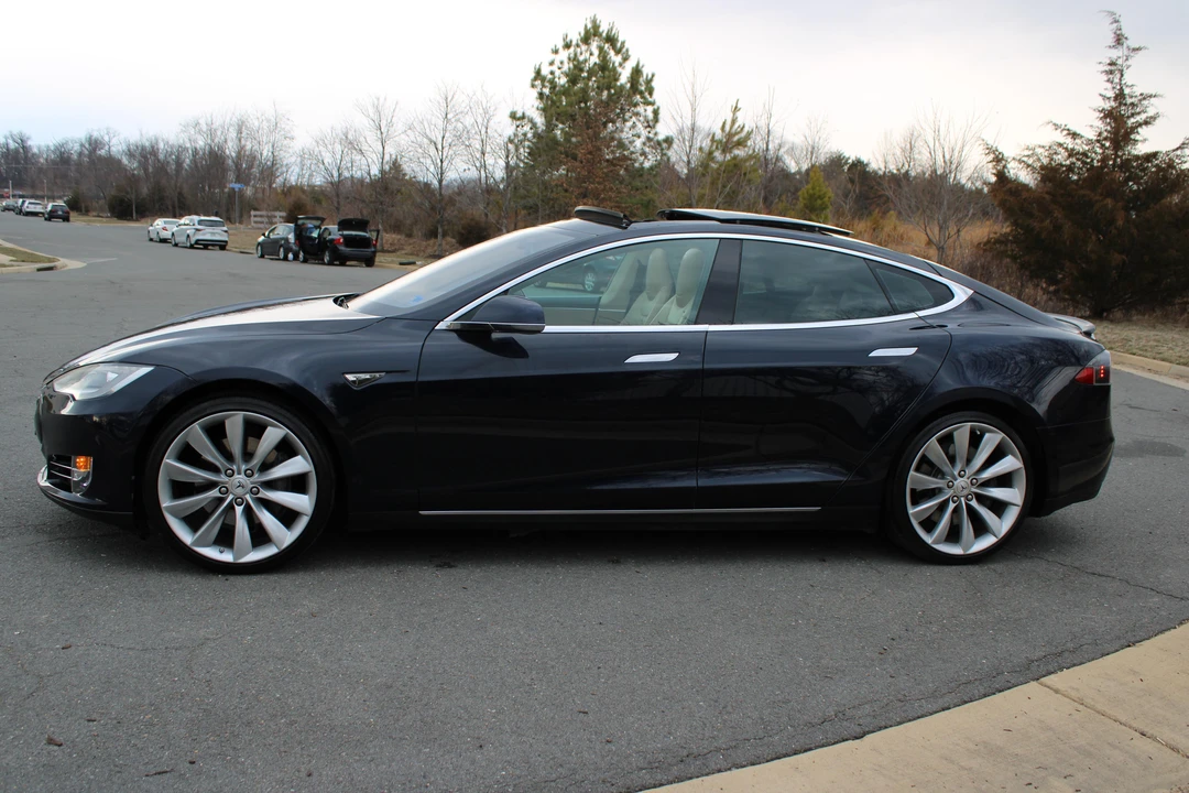 2013 Tesla Model S - Image 12 of 21