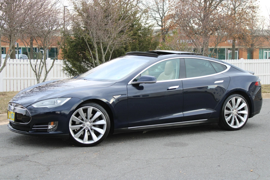 2013 Tesla Model S - Image 10 of 21