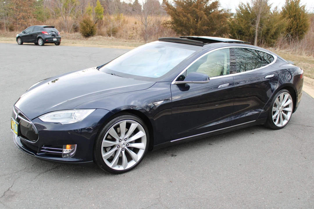 2013 Tesla Model S - Image 9 of 21