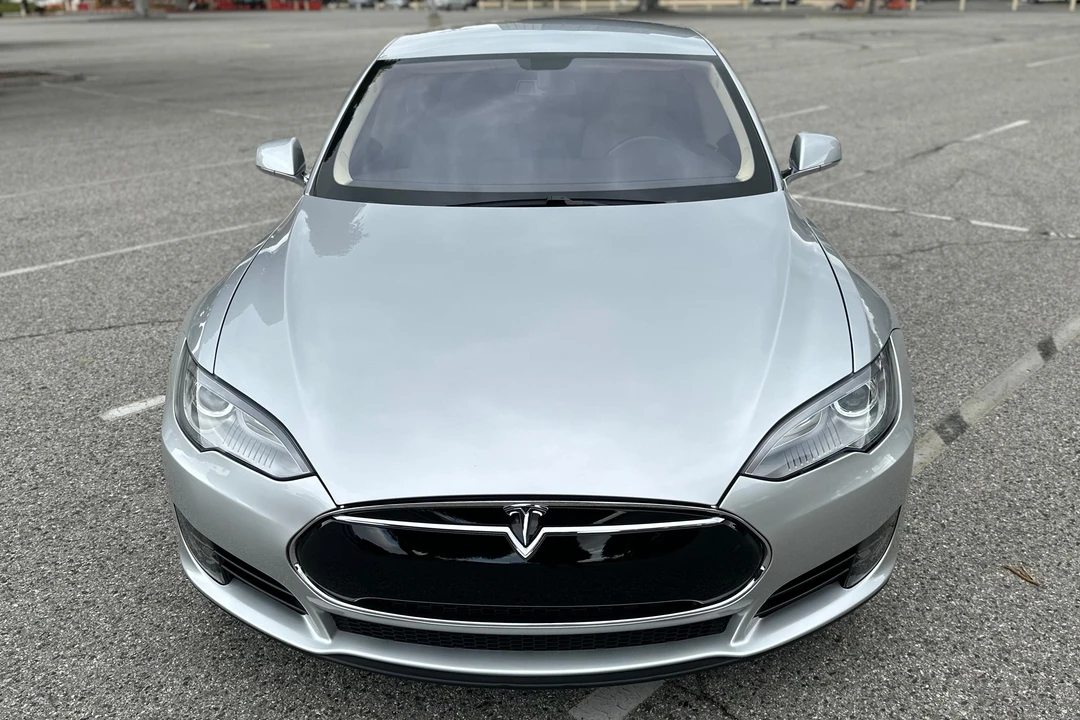 2013 Tesla Model S - Image 2 of 31