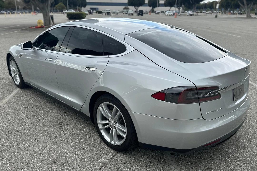 2013 Tesla Model S - Image 4 of 31