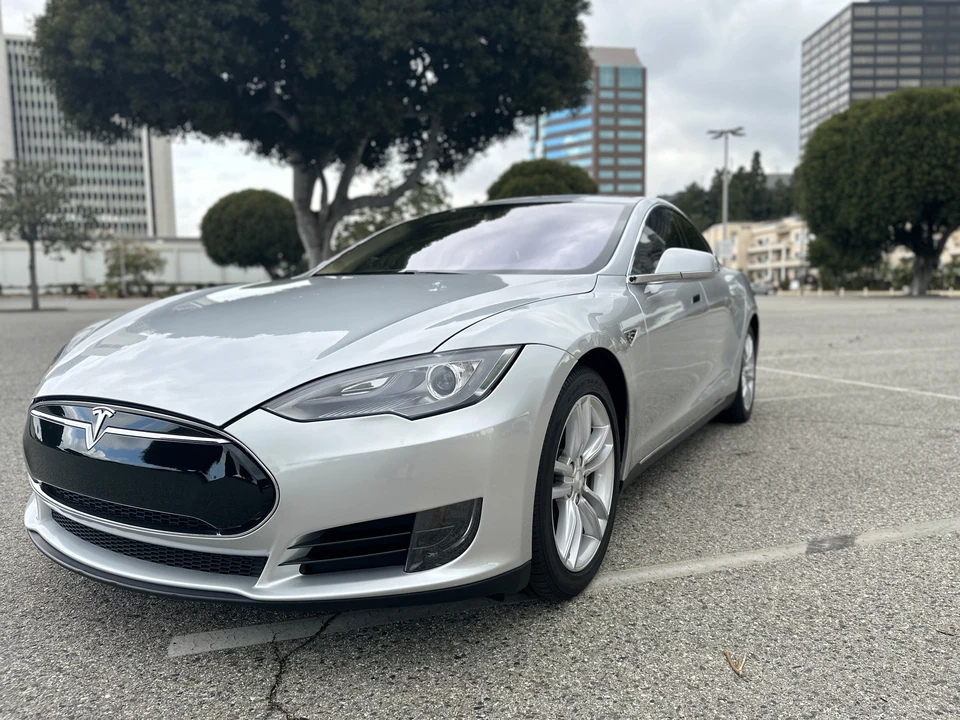 2013 Tesla Model S - Image 7 of 31