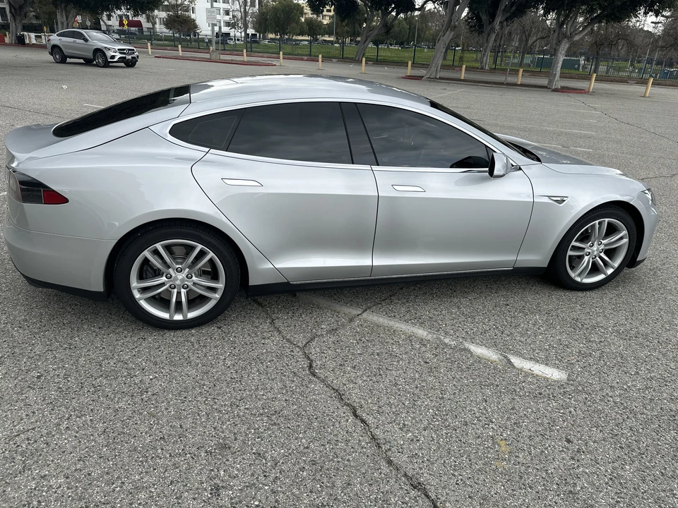 2013 Tesla Model S - Image 14 of 31
