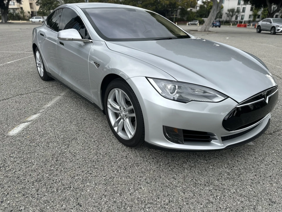 2013 Tesla Model S - Image 15 of 31