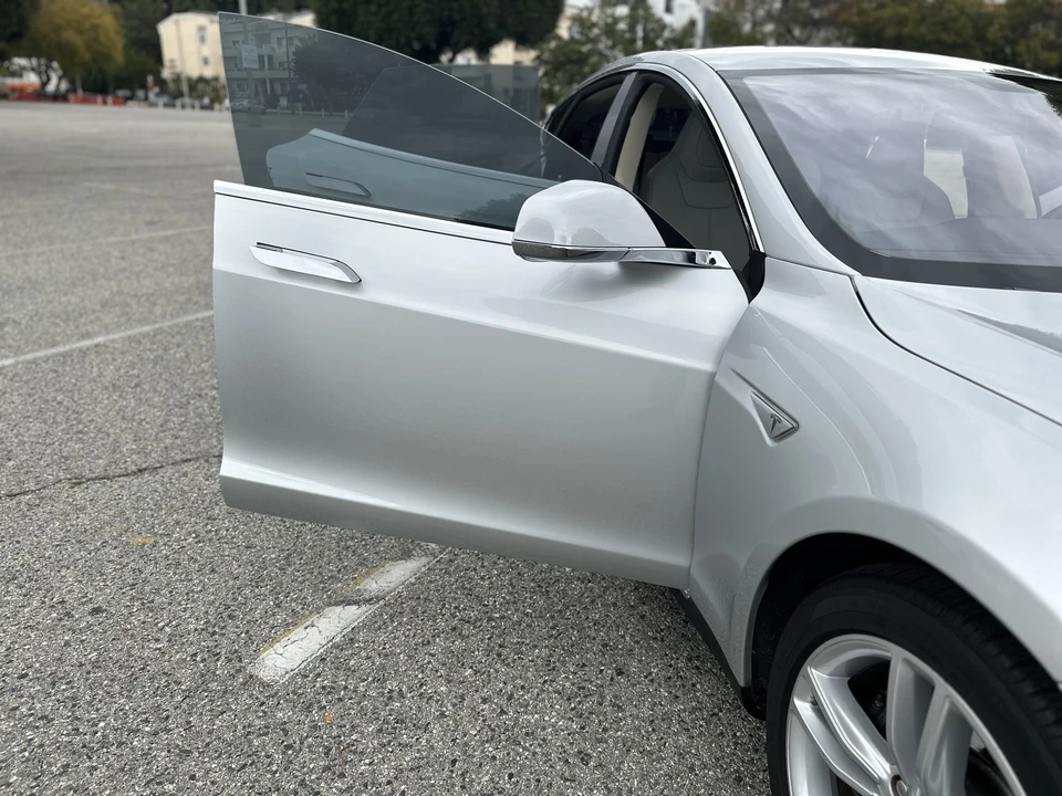 2013 Tesla Model S - Image 23 of 31