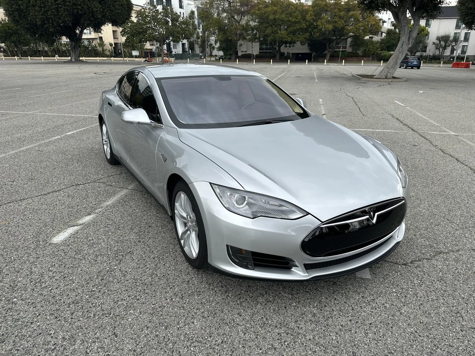 2013 Tesla Model S - Image 16 of 31
