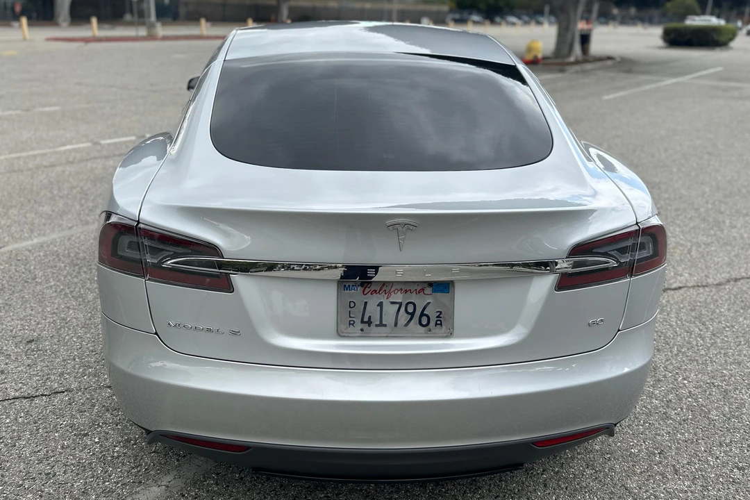 2013 Tesla Model S - Image 5 of 31