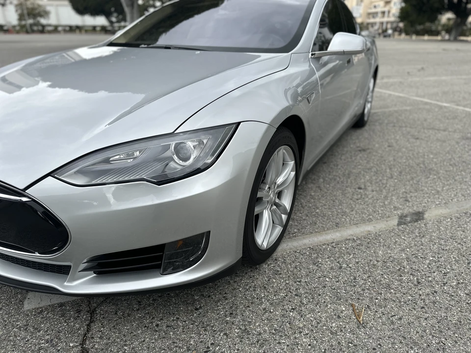 2013 Tesla Model S - Image 29 of 31