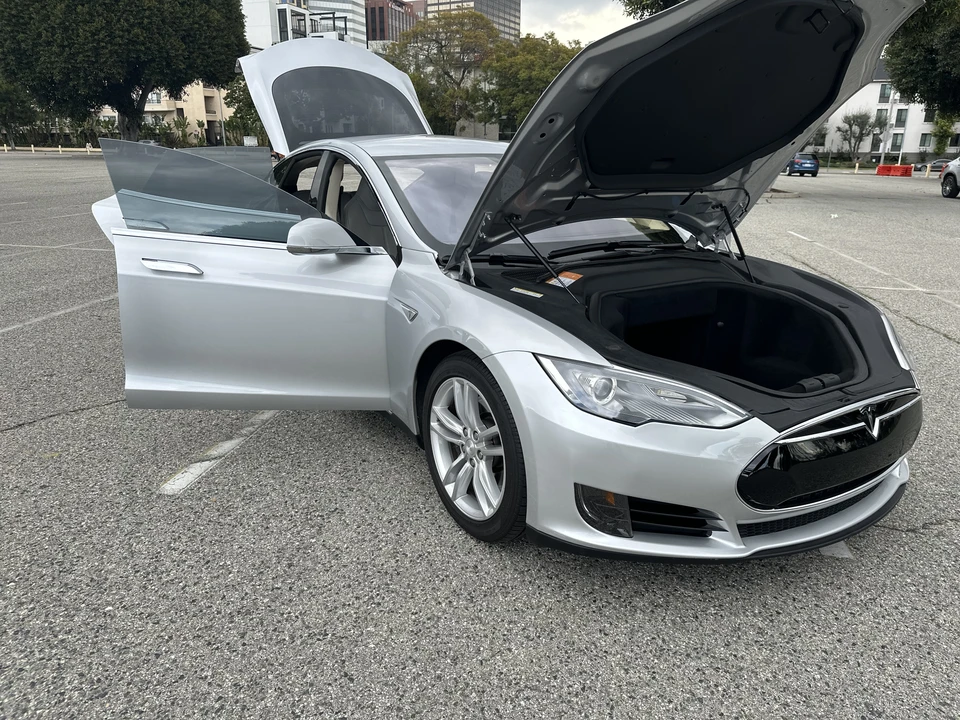 2013 Tesla Model S - Image 17 of 31