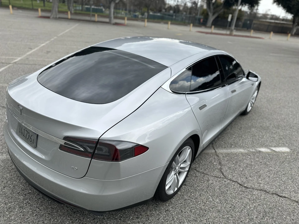 2013 Tesla Model S - Image 12 of 31