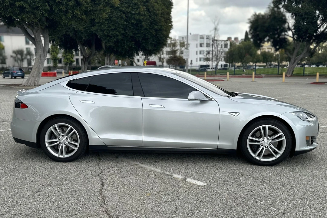 2013 Tesla Model S - Image 3 of 31