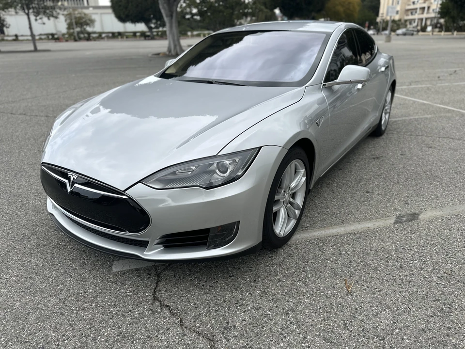 2013 Tesla Model S - Image 8 of 31