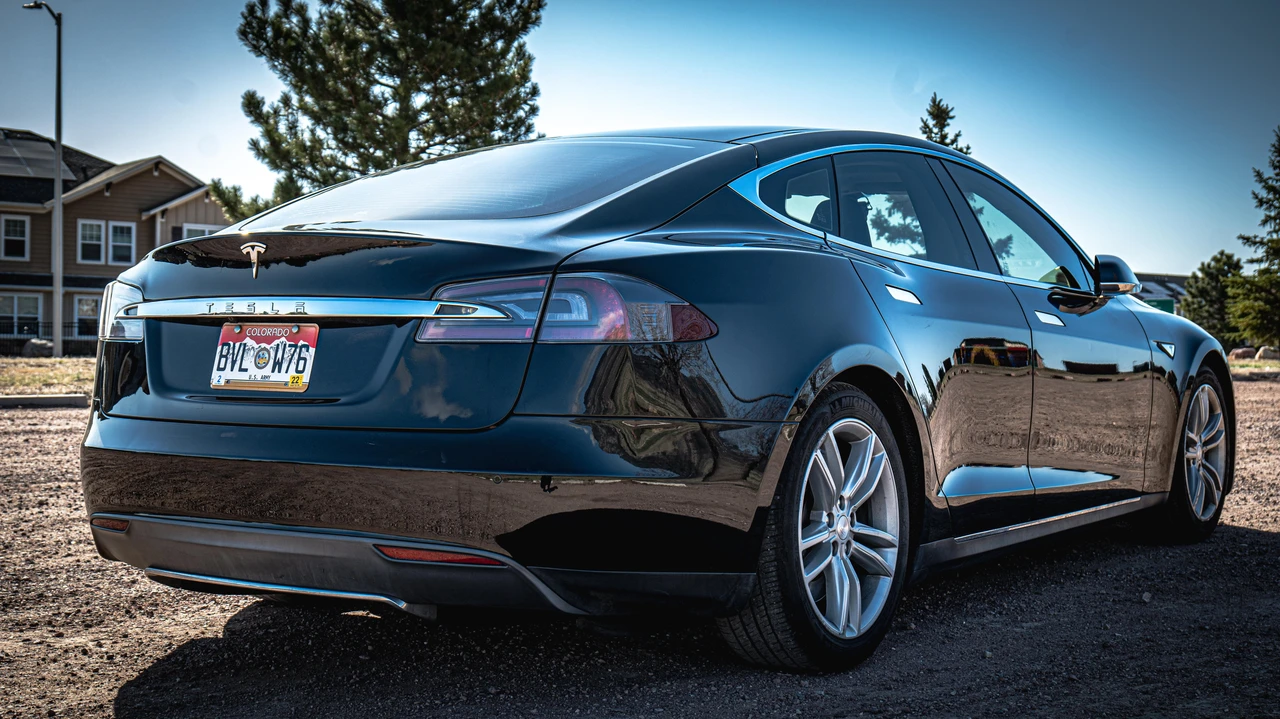 2013 Tesla Model S - Image 7 of 14