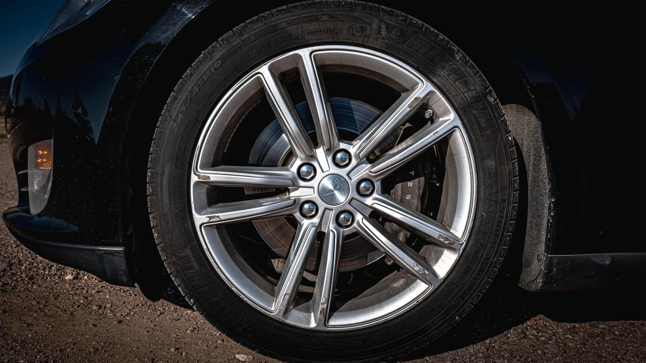 2013 Tesla Model S - Image 11 of 14