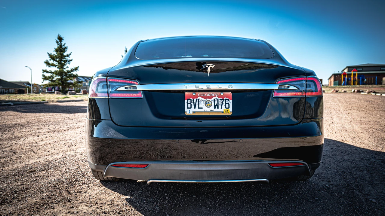 2013 Tesla Model S - Image 6 of 14