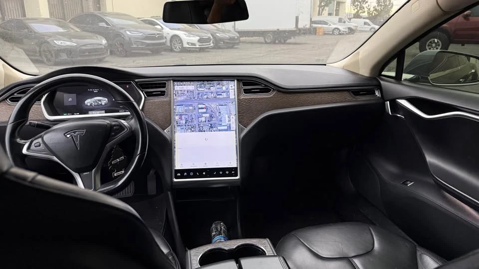 2013 Tesla Model S - Image 13 of 15