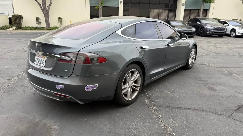 2013 Tesla Model S - Image 5 of 15