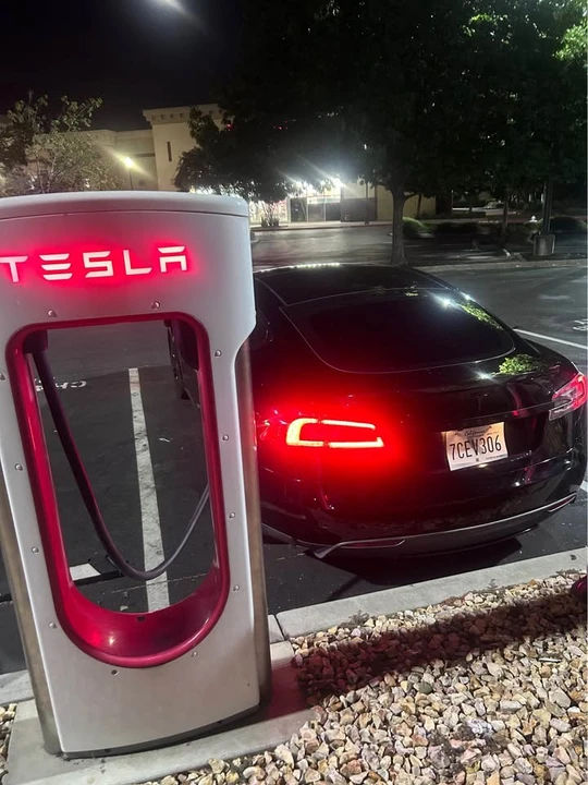2013 Tesla Model S - Image 4 of 19