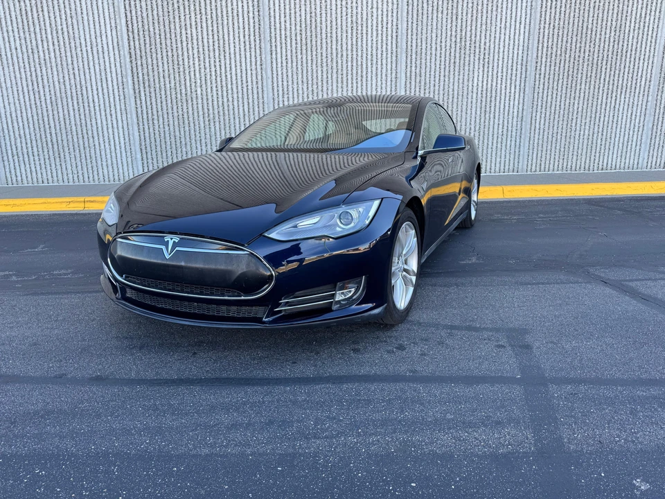 2013 Tesla Model S - Image 15 of 31