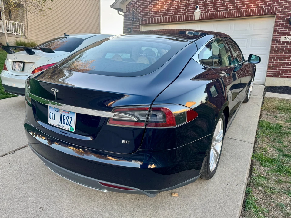 2013 Tesla Model S - Image 19 of 31