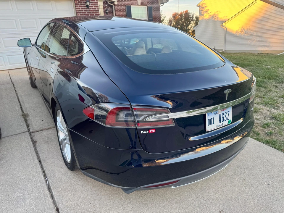 2013 Tesla Model S - Image 18 of 31