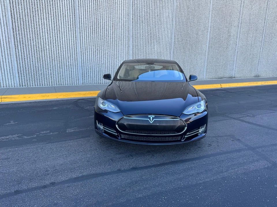 2013 Tesla Model S - Image 13 of 31