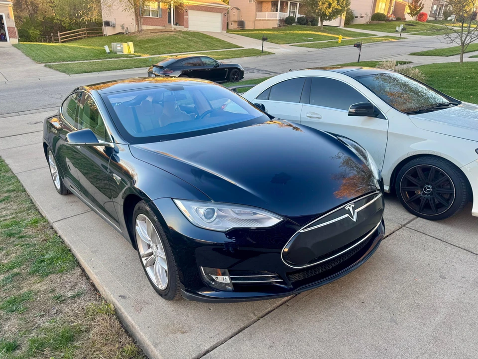 2013 Tesla Model S - Image 21 of 31