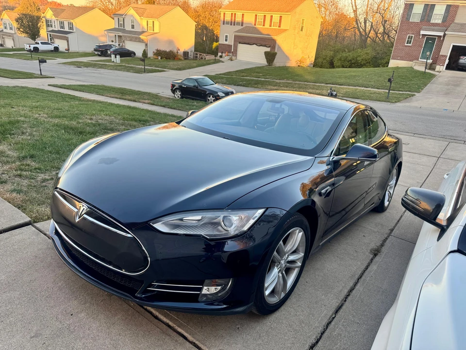 2013 Tesla Model S - Image 17 of 31